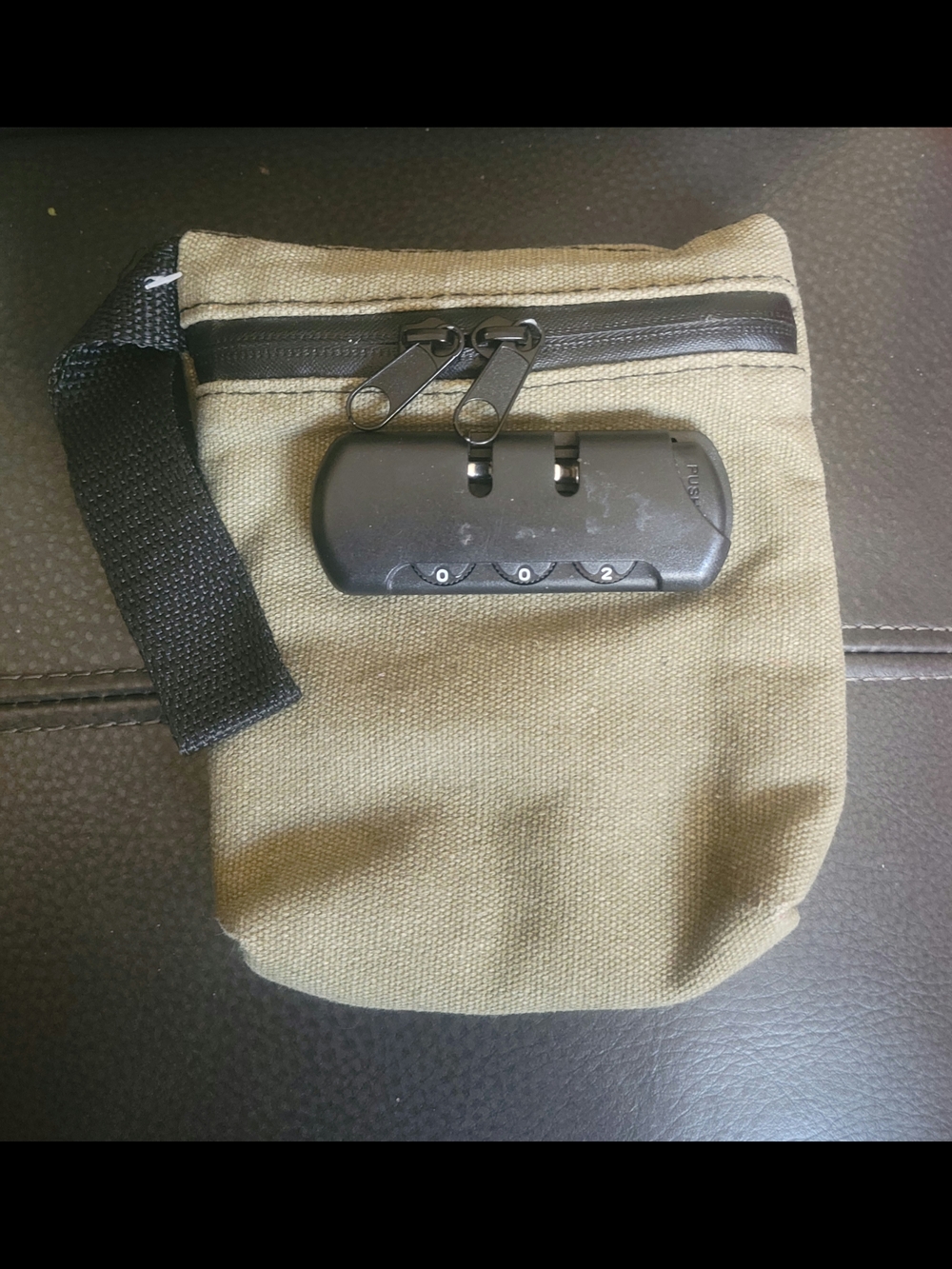 NWOT Smokezilla Locking Pouch - Olive Green Secure Storage Bag